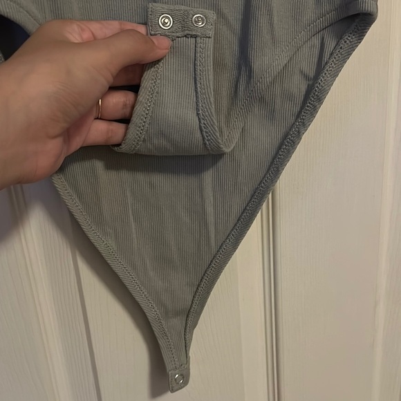 Zara Ribbed Green Top - Picture 3 of 3